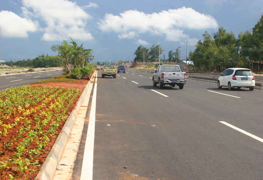 滨海西路二期续建工程功能性通车