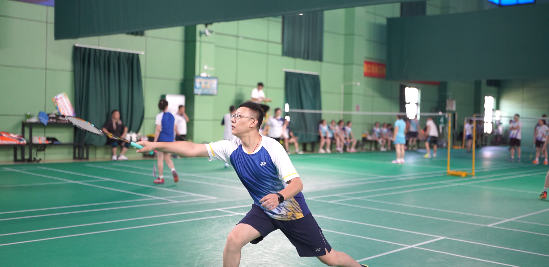 羽毛球比赛1.png