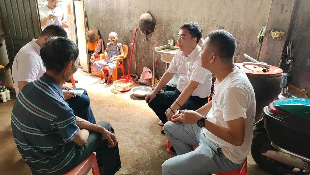 海口城建集团党委赴咸谅村调研巩固脱贫攻坚成果与乡村振兴有效衔接工作(改)(图4) 海口城建集团党委赴咸谅村调研巩固脱贫攻坚成果与乡村振兴有效衔接工作(图8).jpg
