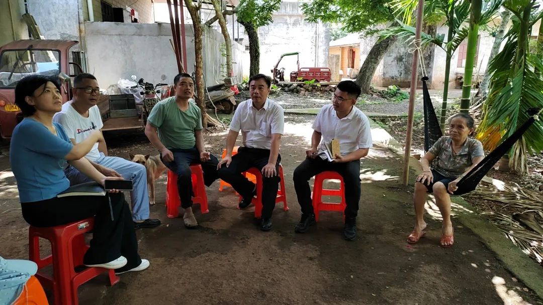 海口城建集团党委赴咸谅村调研巩固脱贫攻坚成果与乡村振兴有效衔接工作(改)(图5) 海口城建集团党委赴咸谅村调研巩固脱贫攻坚成果与乡村振兴有效衔接工作(图9).jpg