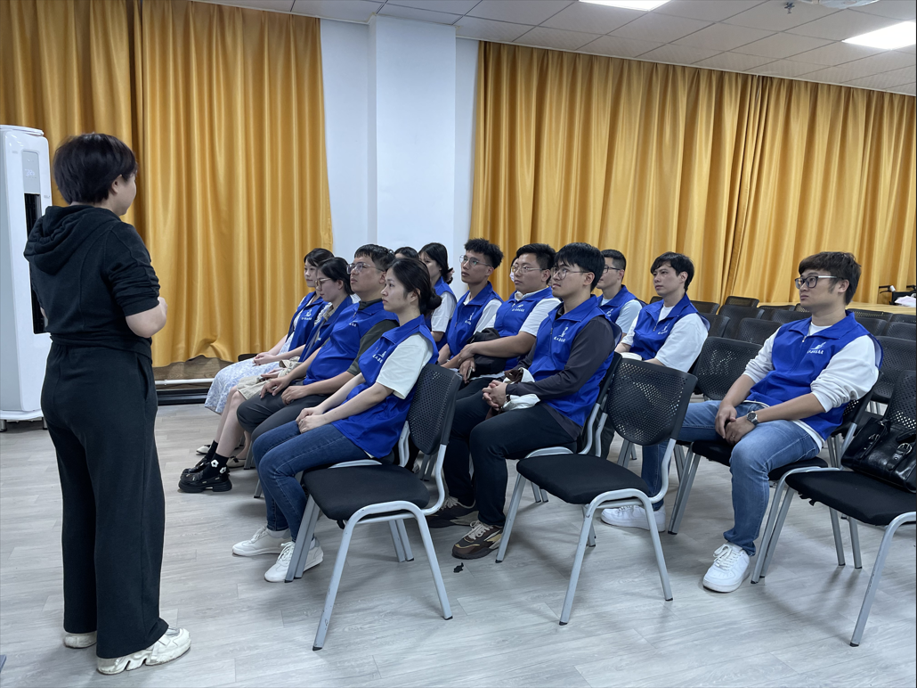 关爱“星星的孩子” 91成人
团委开展学雷锋主题活动(图8) 8.png