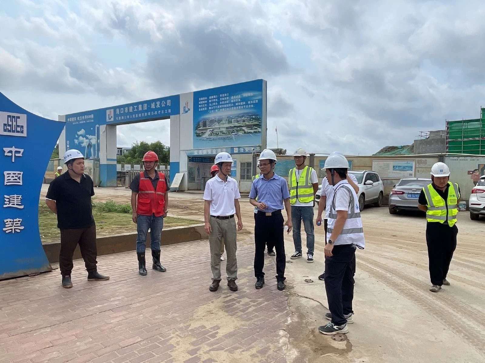 集团党委委员、副总经理莫海鸥督查市人民医院西院项目“五一”期间及强降水天气安全生产工作