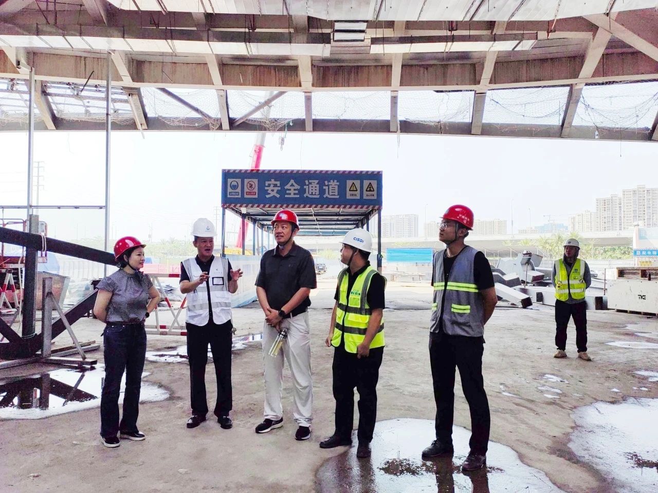 集团党委委员、纪检监察组组长关通实地踏勘海南科技馆项目