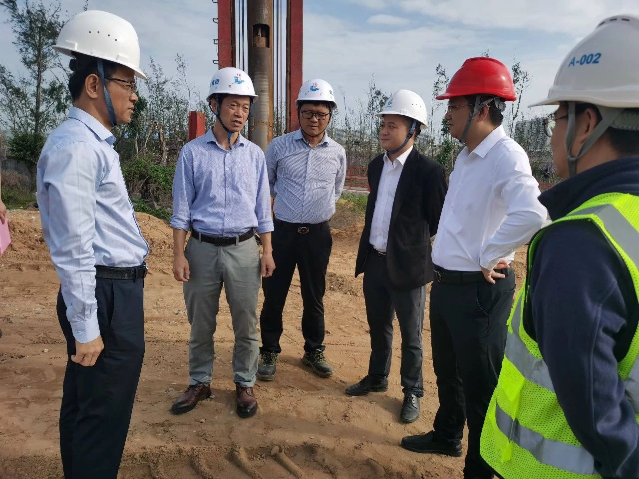 集团党委委员、副总经理莫海鸥到城发公司导航台项目检查四季度安全隐患防范工作