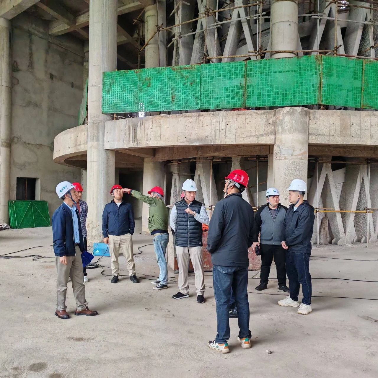 筑牢安全防线,护航复工复产 | 91成人
深入开展复工复产安全督查工作(图3) 3.jpg