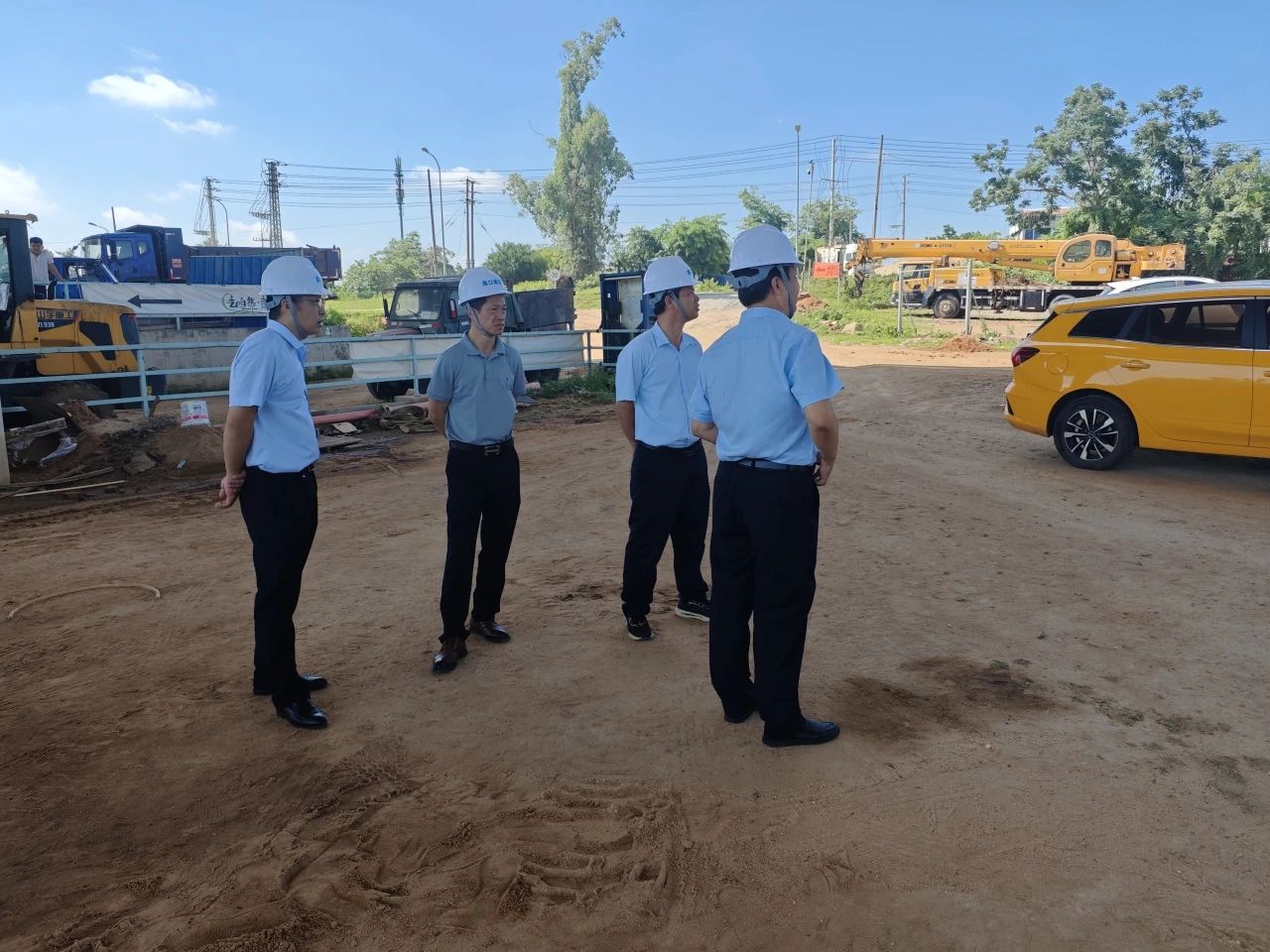 集团党委委员、副总经理莫海鸥“走基层”带队调研桥下空间综合整治工作