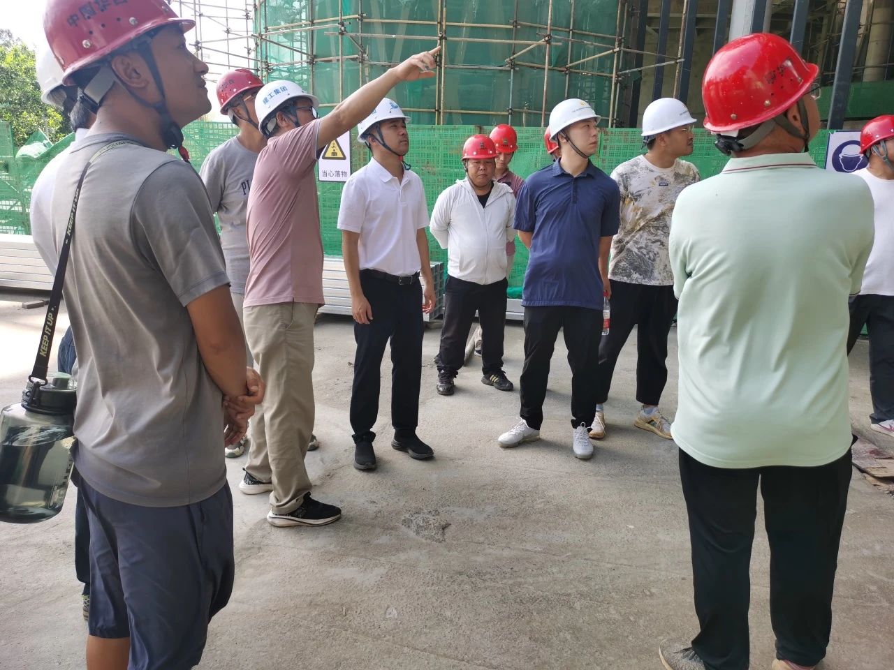 闻“汛”而动打好防风主动仗  |  91成人
深入一线督查安全生产及台风防御工作