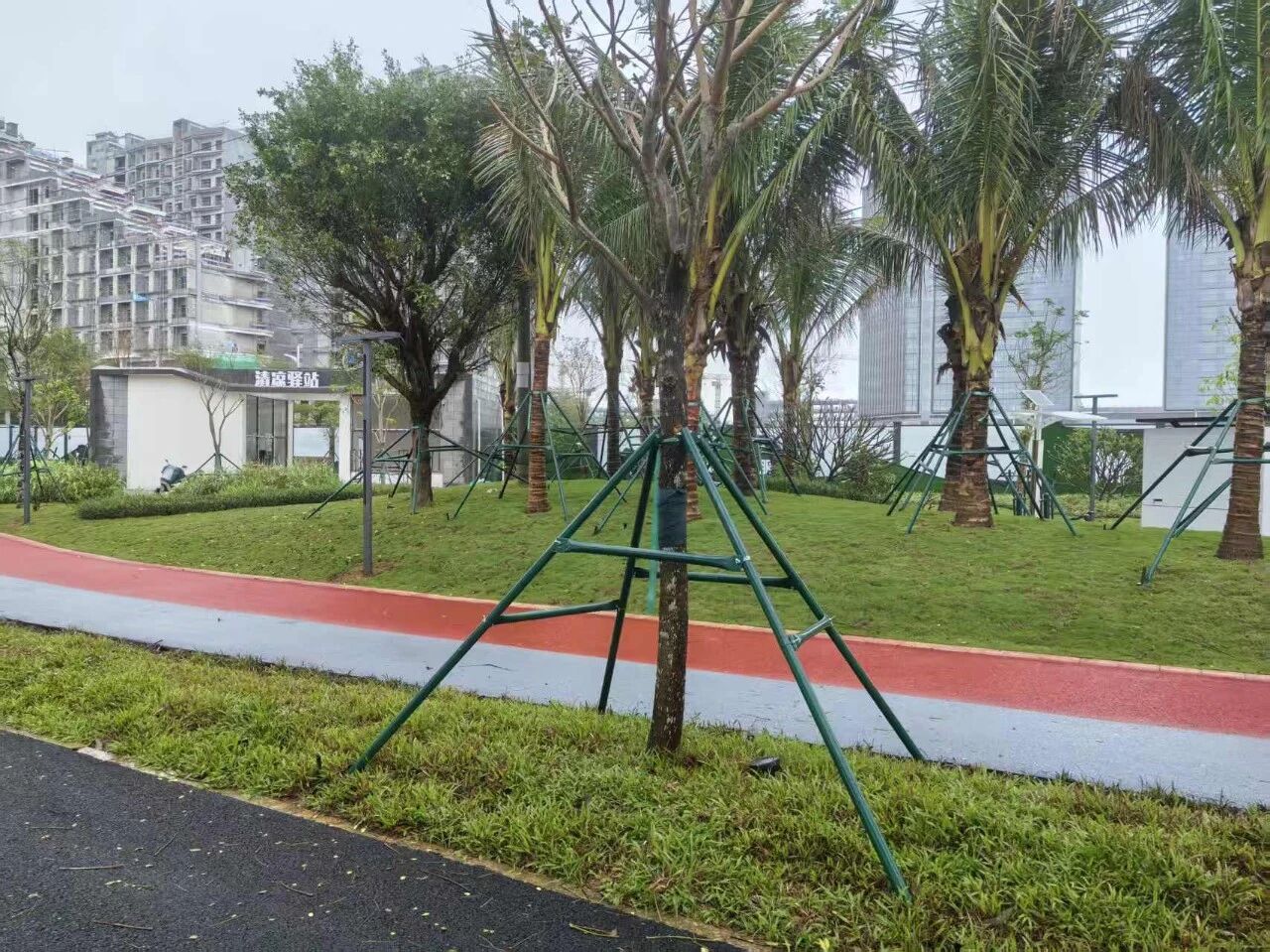 江东白驹口袋公园项目建设接近尾声 海口街角再添“绿色客厅”