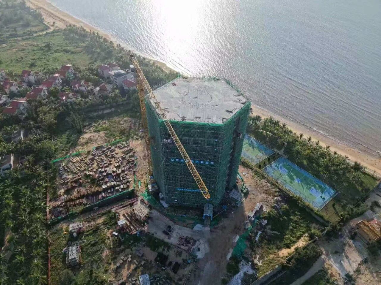 封顶！南盈滨岛导航台更新改造项目为民航保障再筑新翼